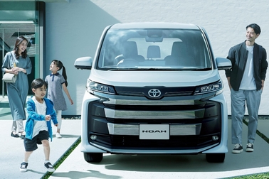 【モデル入り素材】S-Z（ハイブリッド・2WD・7人乗り）