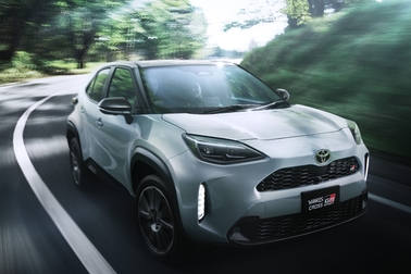 【モデル入り素材】GR SPORT（ハイブリッド・2WD）